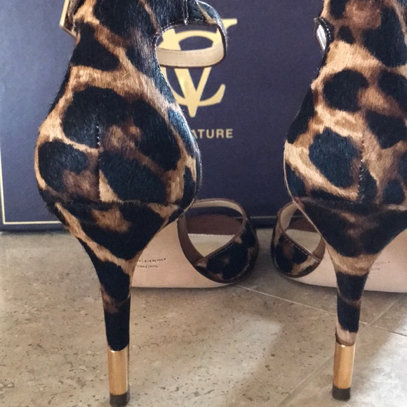 Shoes - Picture 3 of 7